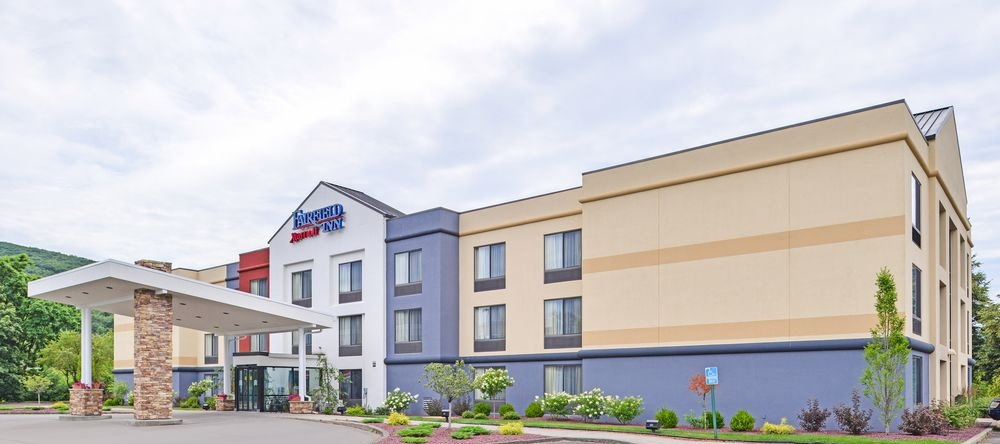 Fairfield Inn Corning Riverside, Riverside — photo 1
