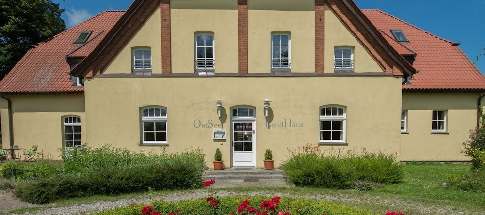 Luxurious Mansion in Rerik With Sauna, 巴斯托夫 — 照片 1