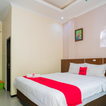 Reddoorz Plus Syariah @ Jalan Dokter Wahidin Bojonegoro, Боджонегоро — фото 4