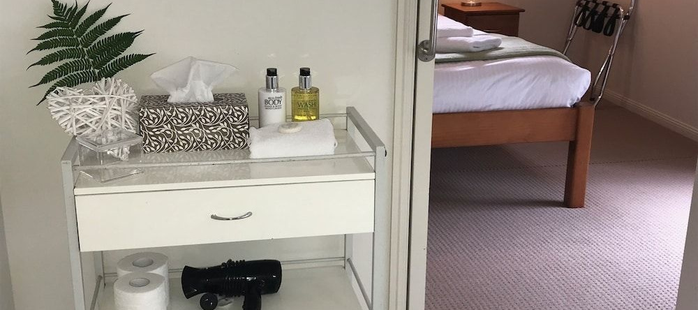 Tranquil Getaways On Obi Maleny, Maleny — photo 1