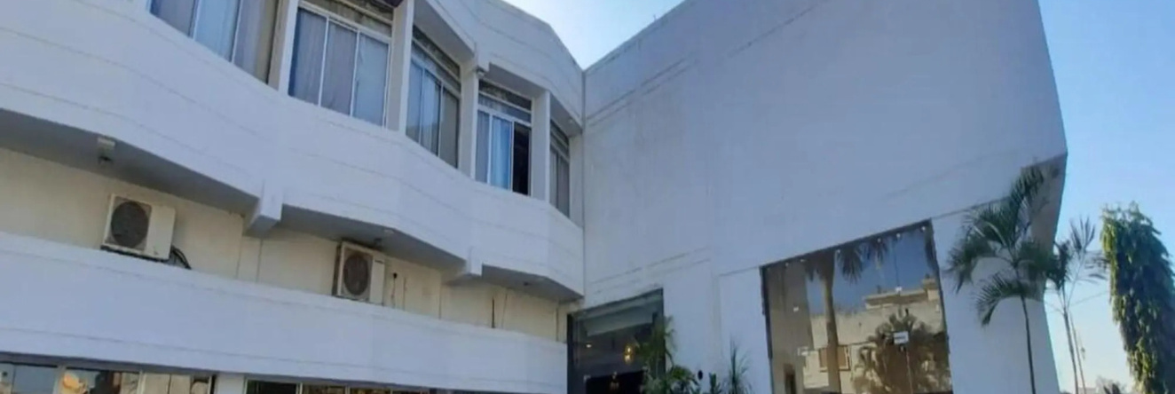 OYO 29062 Hotel Alankar Greens, 安比卡普尔 — 照片 1