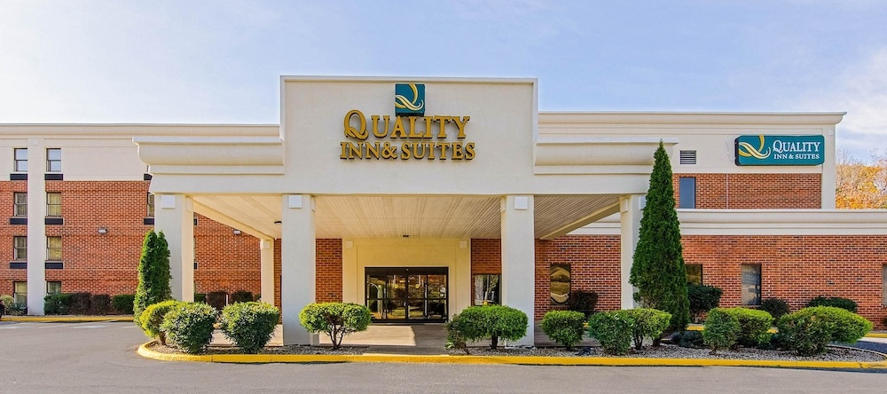 Quality Inn & Suites Lexington, 廷伯里奇 — 照片 1