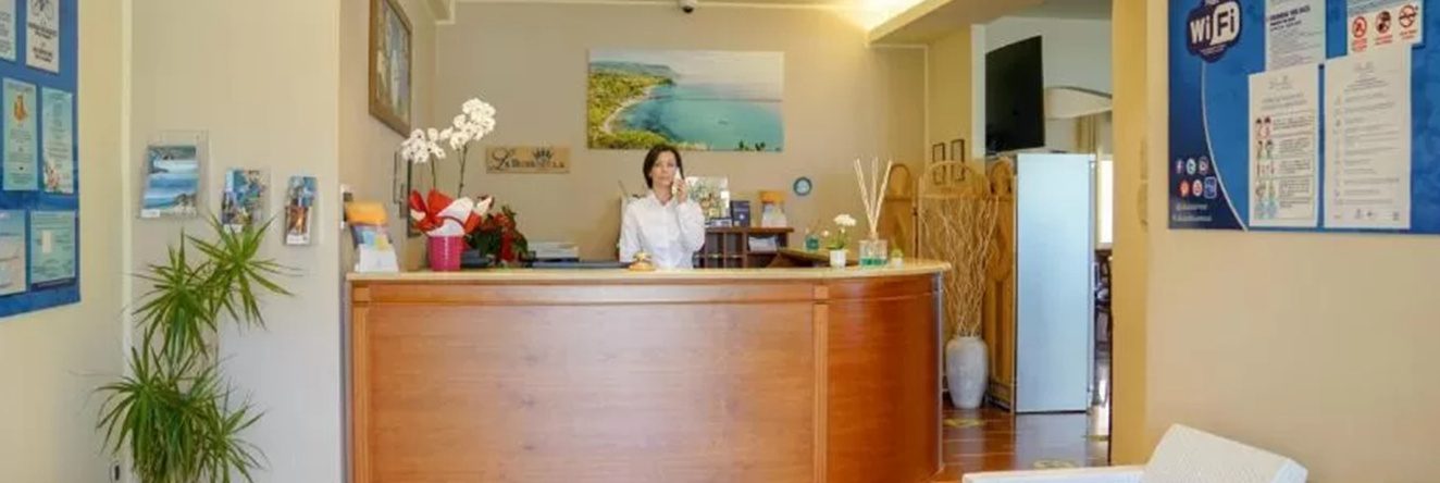 La Bussola Hotel Restaurant, 里卡迪 — 照片 1