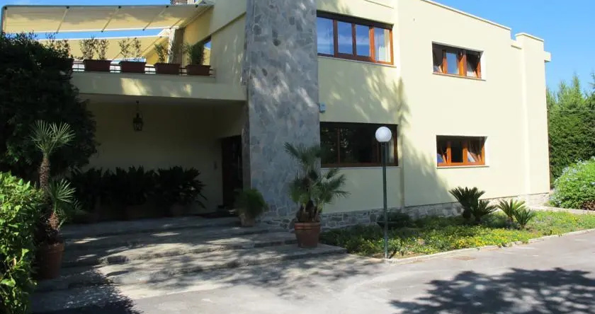 Villa Don Camillo, Кармьяно — фото 1