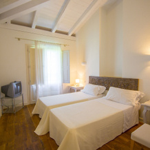 Tarthes Hotel, Гуспини — фото 3