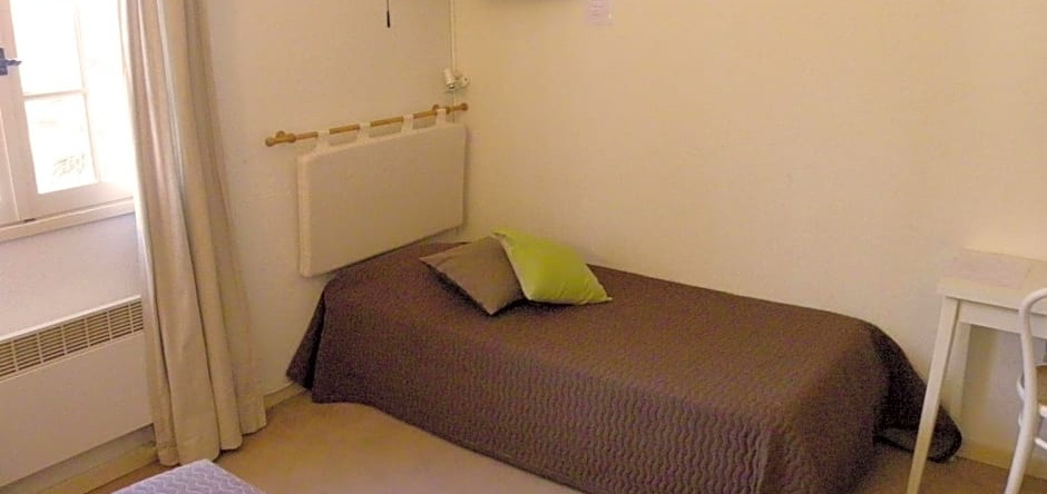 HUMAN HOTEL RESIDENCE ex esparrus, 维勒克罗兹 — 照片 1