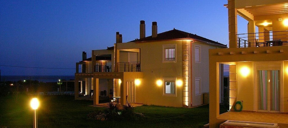 Antonios Village, Пиньос — фото 1