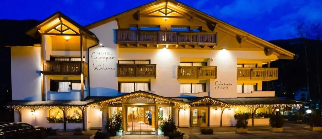 Alpine Charme & Wellness Hotel Europeo, 平佐洛 — 照片 1