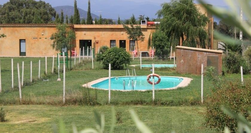 Granja Escola La Perdiu - Hostel, Кабанес — 照片 1
