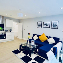 Morden Central Self Contained Flat By CozyNest, Reading — photo 2
