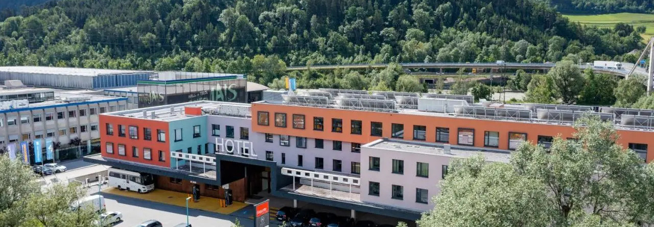 Hwest Hotel Hall, Hall In Tirol — photo 1