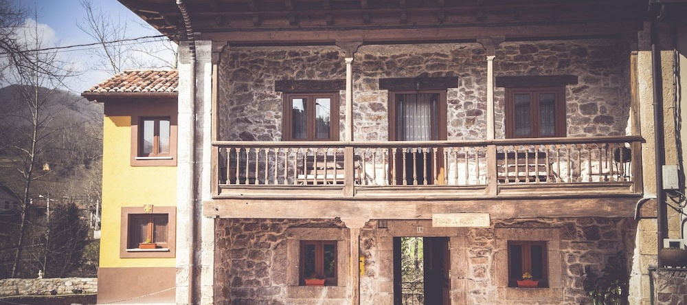 Casa Rural El Floreu de Remis, 坎加斯德奥尼斯 — 照片 1