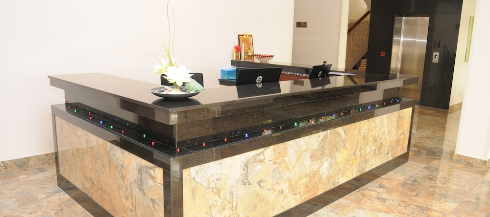 Sree Parthi Hotel, Путтапартхи — фото 1