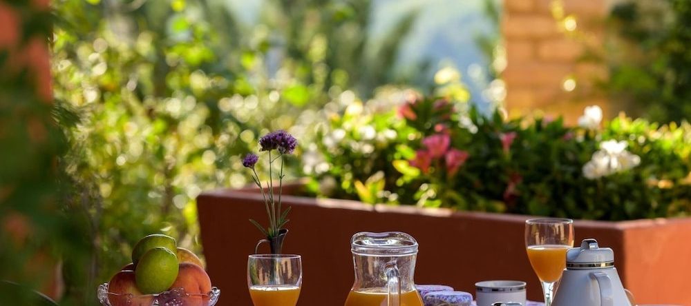 Fabulous Holiday Home With Wifi in Monte San Martino Italy, 蒙特圣马蒂诺 — 照片 1