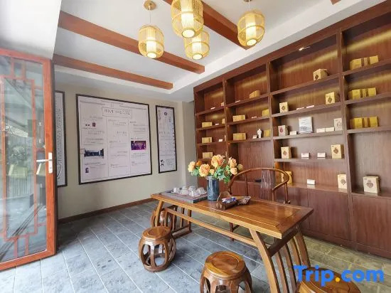 Rain Wood Town Hotel Resort of Yuntai Mountain, 焦作 — 照片 1