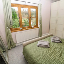 100 Cwmphil Road, Ystradgynlais — photo 2