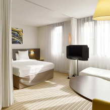B&B Hotel Rueil-Malmaison Gare, Рюэй-Мальмезон — фото 2