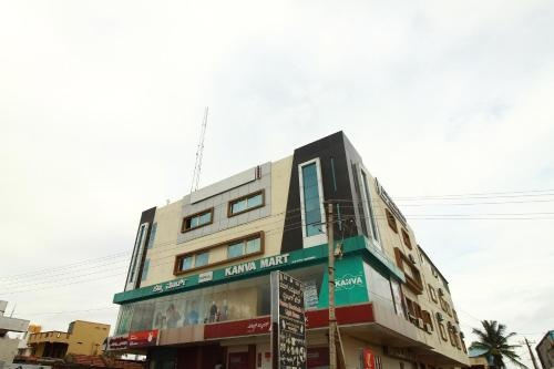 OYO 18410 Shree Sapthakoti Residency, 卡杜尔 — 照片 1