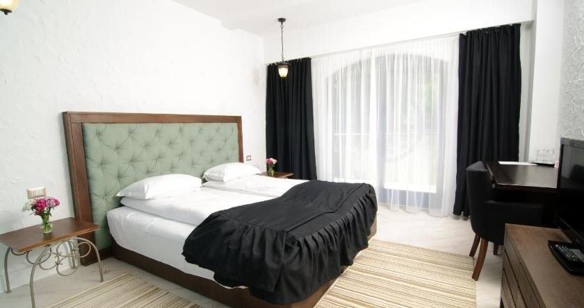 El Quatro - Boutique Hotel, Гура-Гуморулуй — фото 1