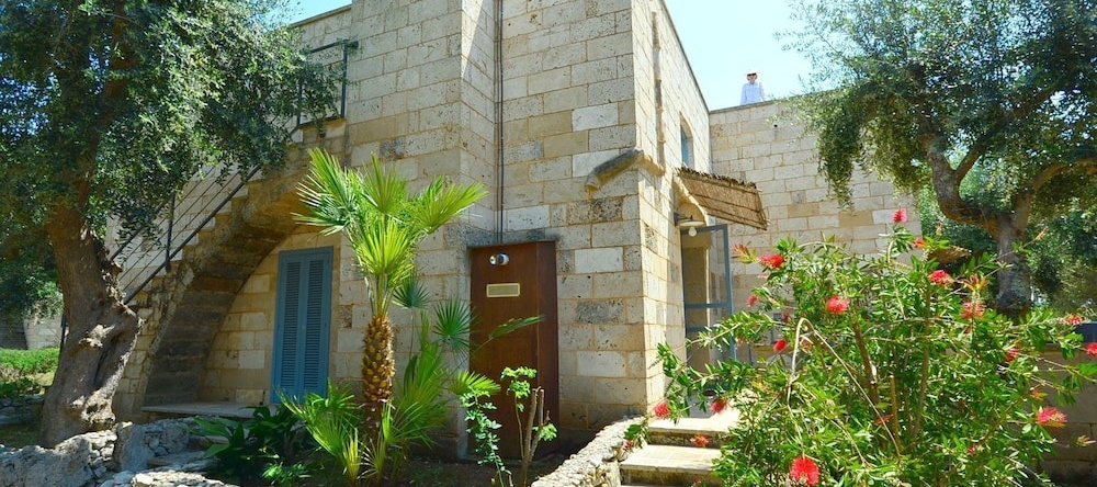 Scenic Holiday Home in Tricase Amidst Olive Trees, 斯蓬加诺 — 照片 1