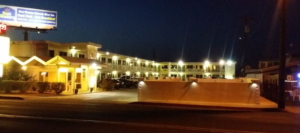 Desert Mirage Inn & Suites, 尼德尔斯 — 照片 1