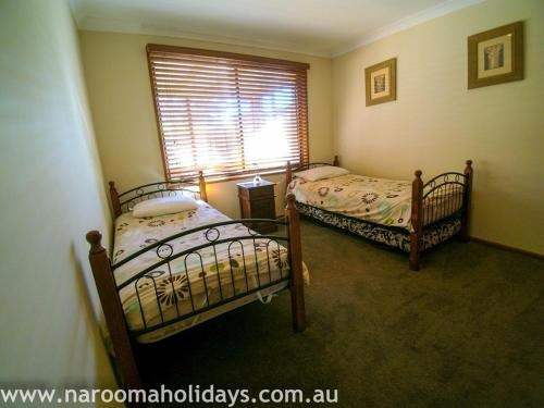 121 Montague Avenue, Kianga, Kianga — photo 1