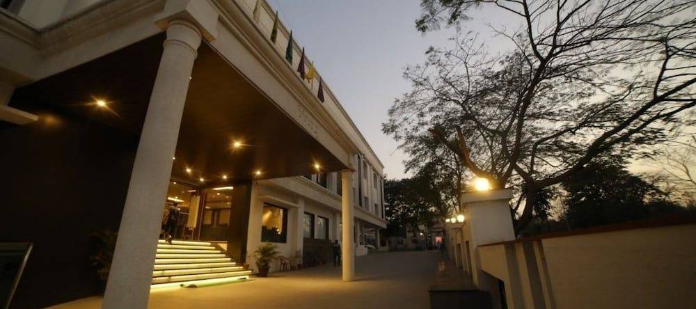Four Season Recreation Hotel and Spa, Jalgaon — photo 1