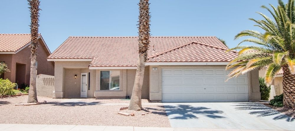Beautiful Spacious House very Nice area, Henderson — photo 1