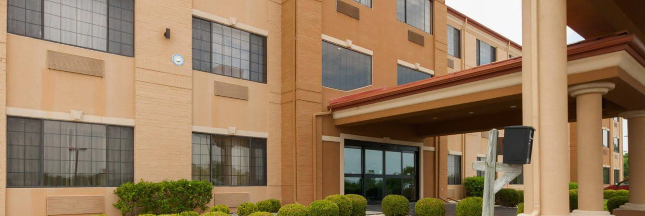 Comfort Suites Lake Ray Hubbard, Dallas — photo 1