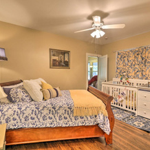 Walk to Midwestern State: Wichita Falls Cottage!, 威奇托福尔斯 — 照片 2