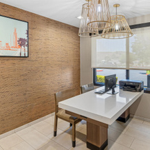 Best Western Valencia/Six Flags Inn & Suites, Валенсия — фото 2