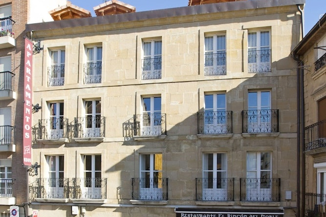Apartamentos Señorio De Haro, Аро — фото 1