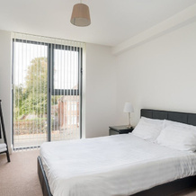 Modern Bedford Blues Apartment, Bedford — photo 2