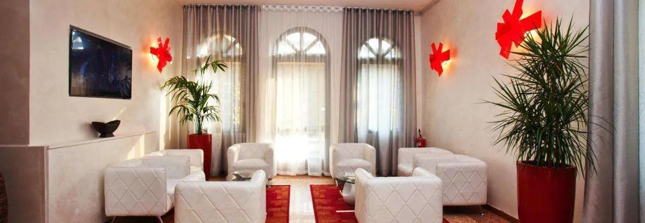 Momi's Hotel, 卡瓦泽雷 — 照片 1