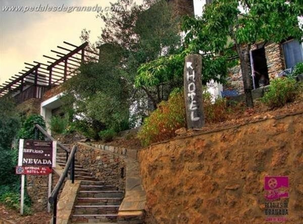 Hotel Refugio De Nevada, 拉罗莱斯 — 照片 1