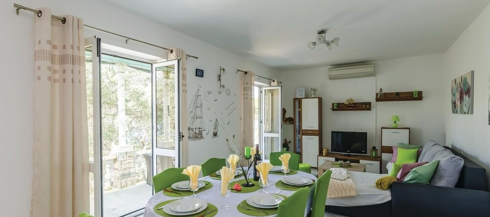 Nice Home in Slano With Wifi and 3 Bedrooms, 斯拉诺 — 照片 1