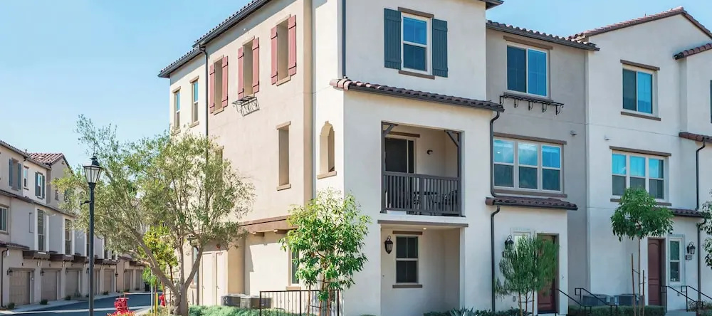 Designer 3BR El Monte Retreat Near Dtla Pasadena, 埃尔蒙特 — 照片 1