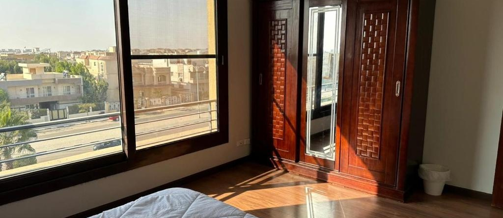 Beverly Hills Flat, Шейх Заед Сити — фото 1