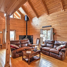 Secluded W/ Game Room & Huge Wraparound Deck 3 Bedroom Cabin, Cripple Creek — photo 5
