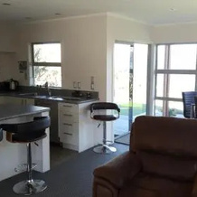 Athenree Waterside Accommodation, Katikati — photo 2