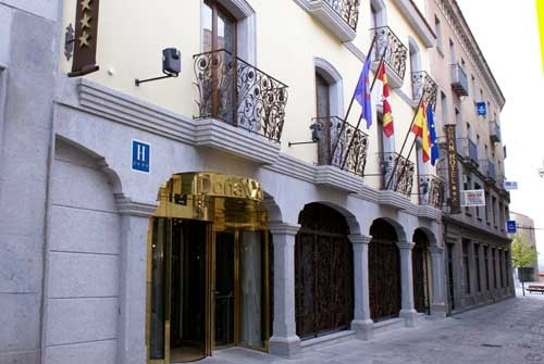 Gran Hotel Dona Ximena, 阿维拉 — 照片 1