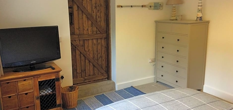 Guest Suite at 31 Little England, Milborne Saint Andrew — photo 1