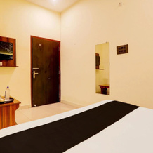 OYO Flagship 70225 Sr Grand, Gorakhpur — photo 3