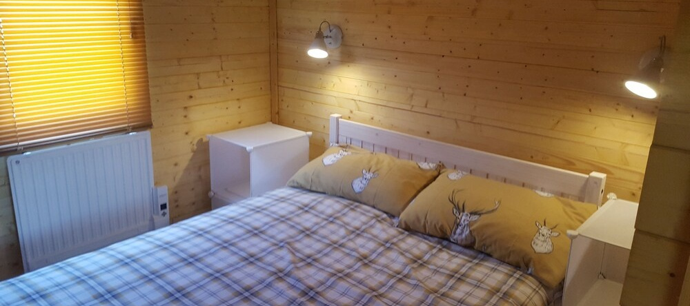 Immaculate 2-Bed Log Cabin Near Portmahomack &Tain, Тайнан — фото 1