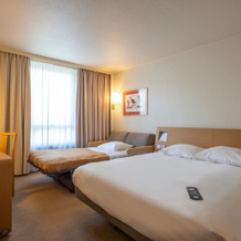 Hotel Novotel Aix en Provence Pont de l'Arc Fenouillères, 普罗旺斯地区艾克斯 — 照片 2