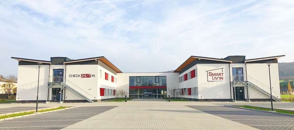 Hotel Smart Liv’In, Boheimkirchen — photo 1