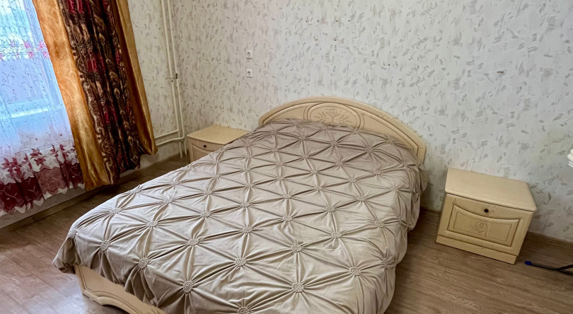 Na Ulitse Metallurgov 27 Flat, 萨特卡 — 照片 1