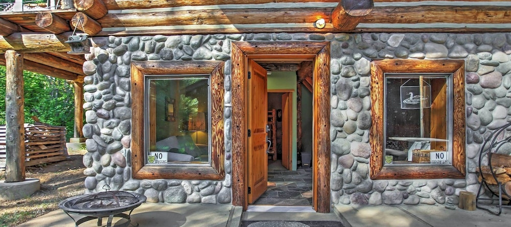 Cozy Easton Cabin W/ Wenatchee Nat'l Forest Views!, Истон — фото 1