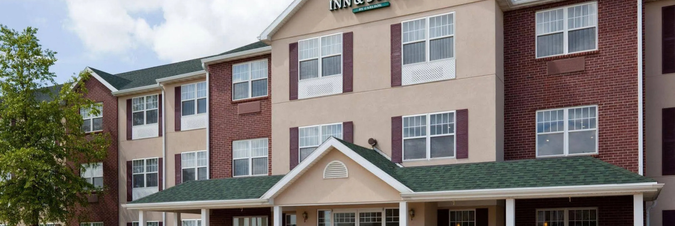 Country Inn & Suites Dubuque, Dubuque — photo 1