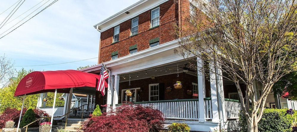 The Henderson, Hendersonville — photo 1